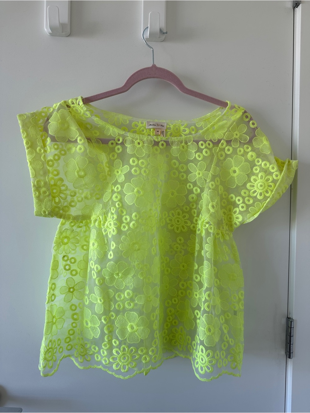 Meadow Rue Neon Yellow Floral Lace Short Sleeve Top